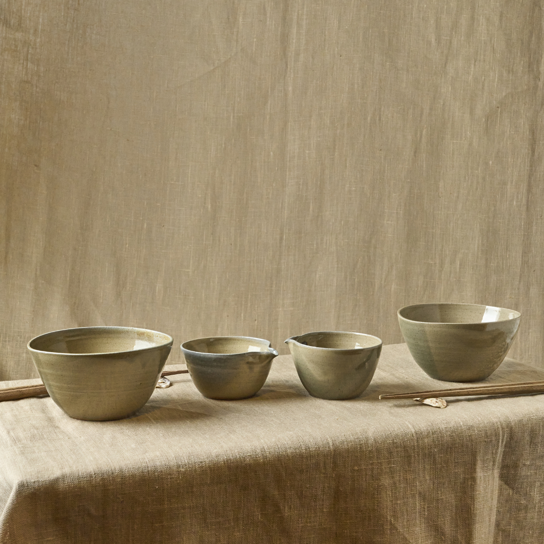 Set bowl e pouring bowl Celadon *woodfired