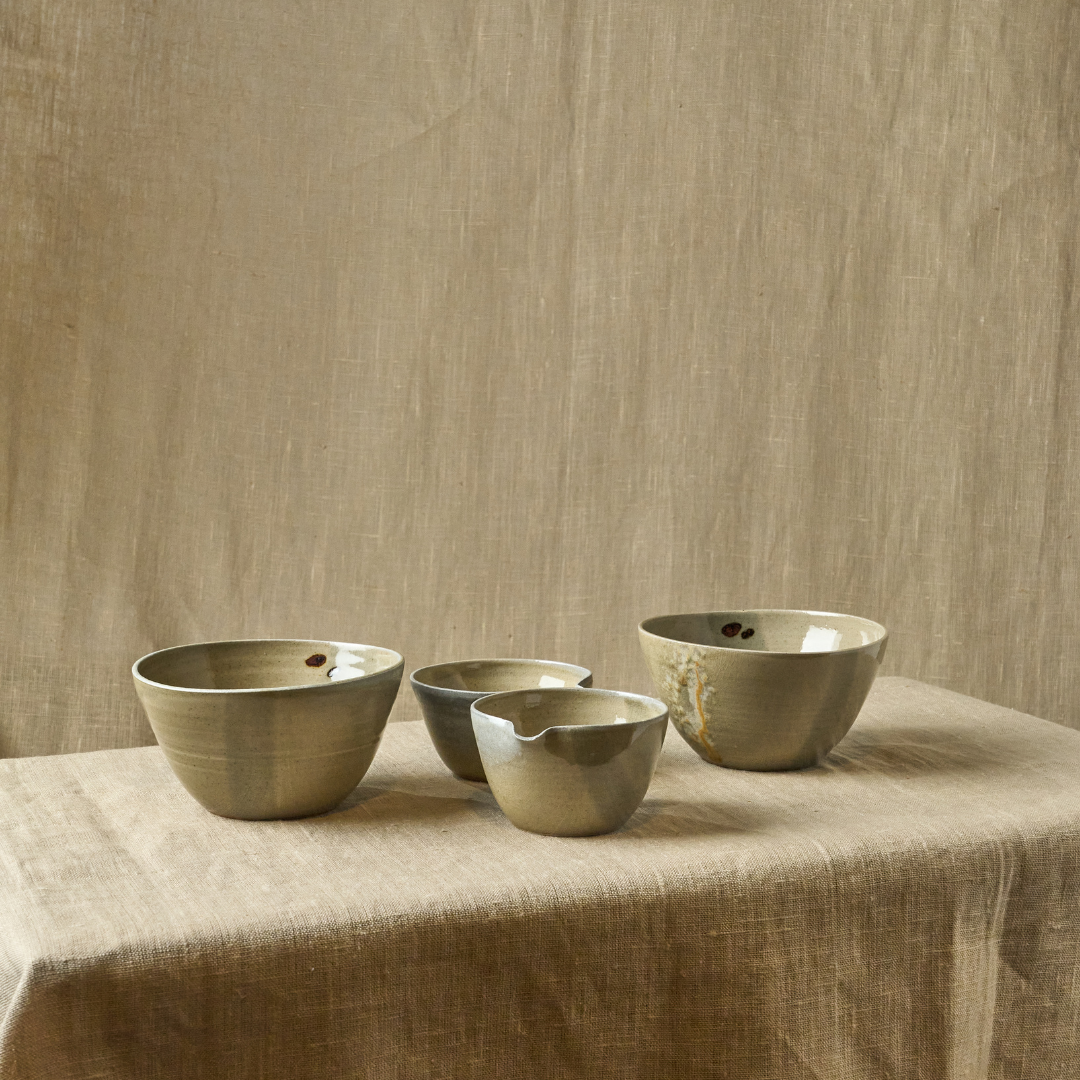 Set bowl e pouring bowl Celadon *woodfired